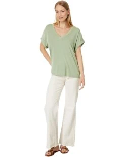 Tommy Bahama Kauai Jersey V-Neck Tee | Shirts & Tops -Outdoor Apparel Shop 61fcHmbD7QL. AC SR736920