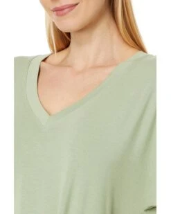 Tommy Bahama Kauai Jersey V-Neck Tee | Shirts & Tops -Outdoor Apparel Shop 81n7bo dQL. AC SR736920